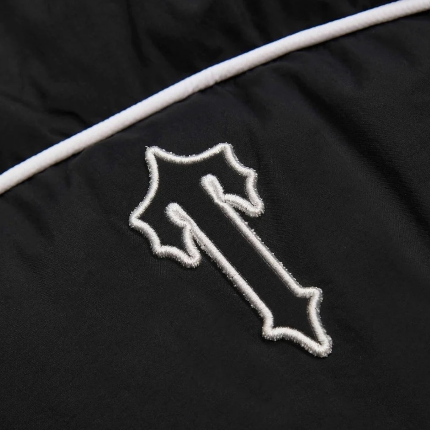 Trapstar Irongate Arch Piping Puffer Jacket Black/White